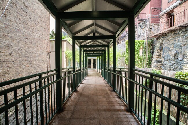 Building Photo - 603 W 148th St