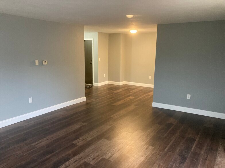 Building Photo - 91 Pickering Rd