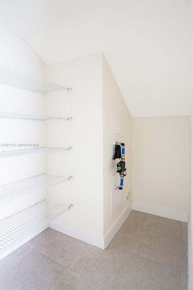 Building Photo - 8167 NW 41st St