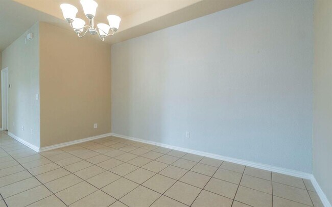 Building Photo - 8021 Arezzo Dr