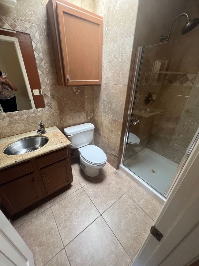 Building Photo - Unfurnished, 1-year long-term rental