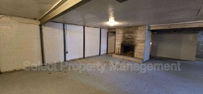 Building Photo - 7430 W Jefferson Blvd