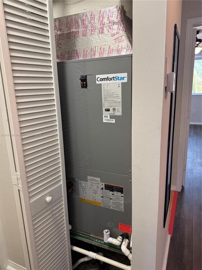 Building Photo - 2224 SE 25th Ave