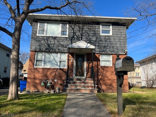 Primary Photo - 331 Boxwood Ct
