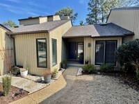 Building Photo - 7 Pinehurst Villas