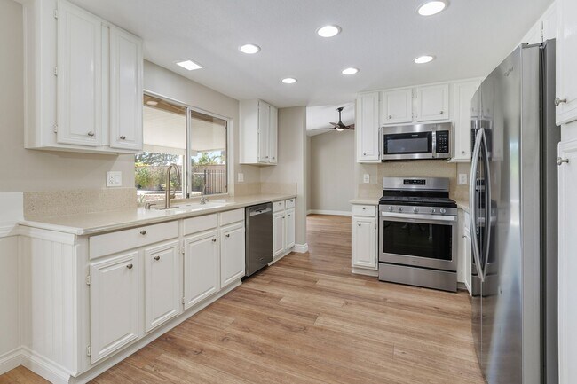 Building Photo - 42994 Agena St