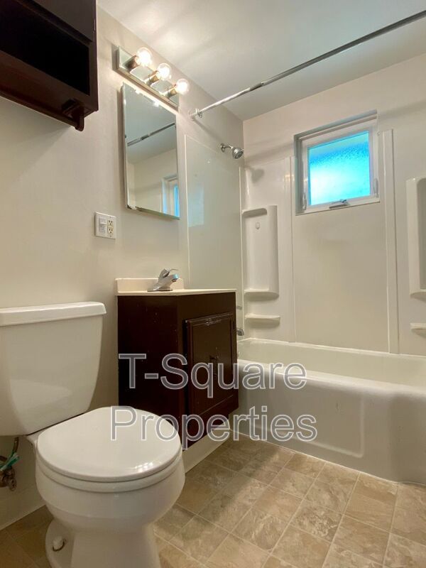 Building Photo - 4883 Terrace Dr NE