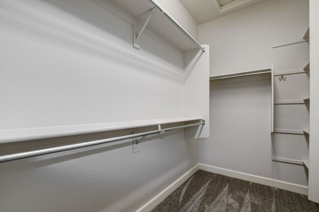 Building Photo - Well Appointed Home for Rent in Astoria!