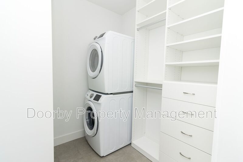 Building Photo - 1522 Adams St