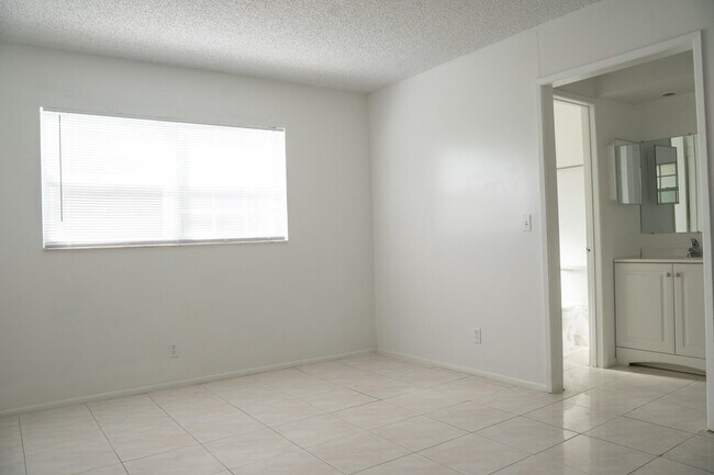 Building Photo - 231 NW 20th St