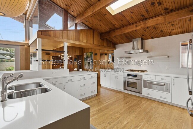 Building Photo - 1541 Garrison Pl