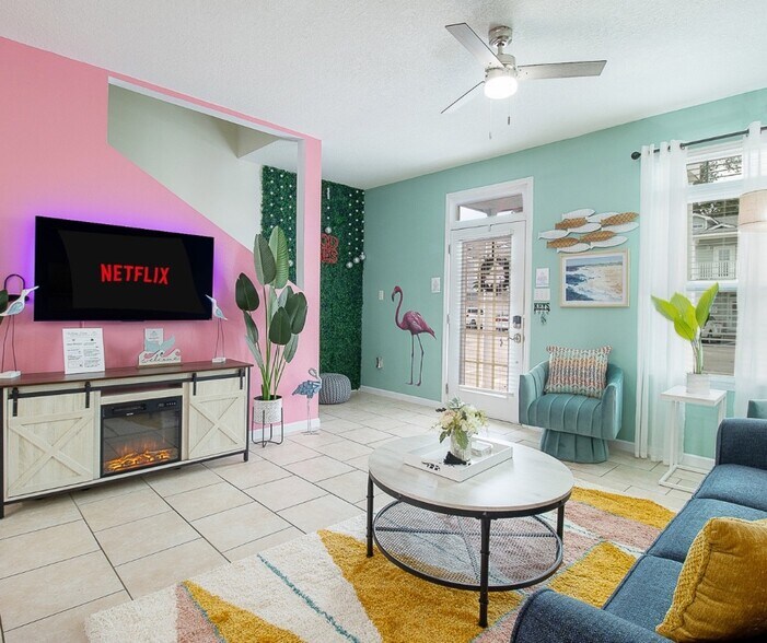 Intimate and warming livingroom - 1110 Century Oaks Dr