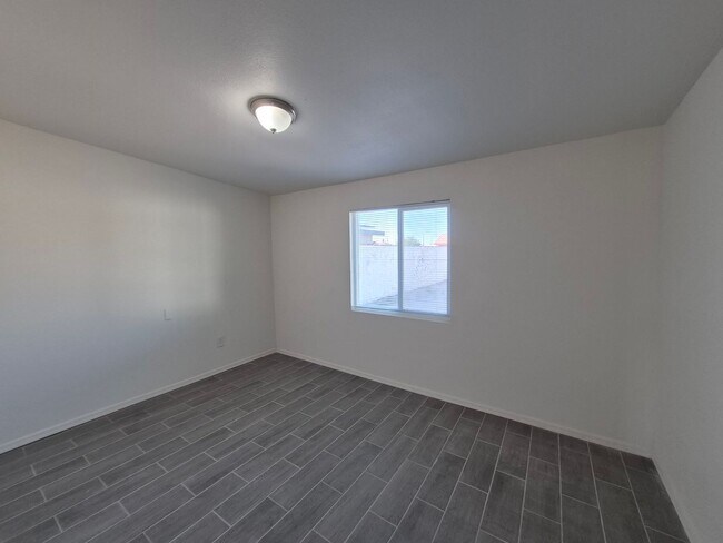 Building Photo - 3 Bedroom 1 Bath House