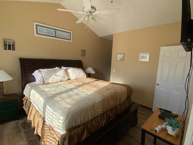 Building Photo - 3947 Gladiola Ct