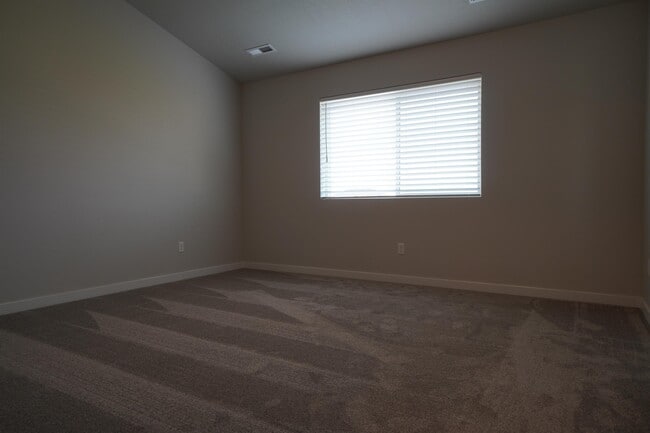 Building Photo - 5051 W Ladle Rapids St