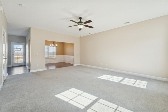 Building Photo - MOVE-IN READY! (Pet Friendly)