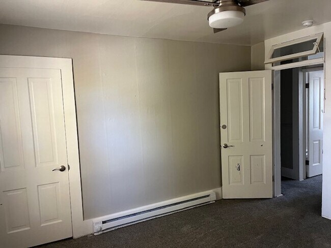 Building Photo - Old Town Updated 3 bed home w detached garage