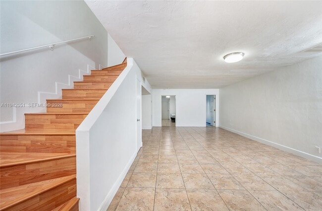 Building Photo - 1345 W 71st St