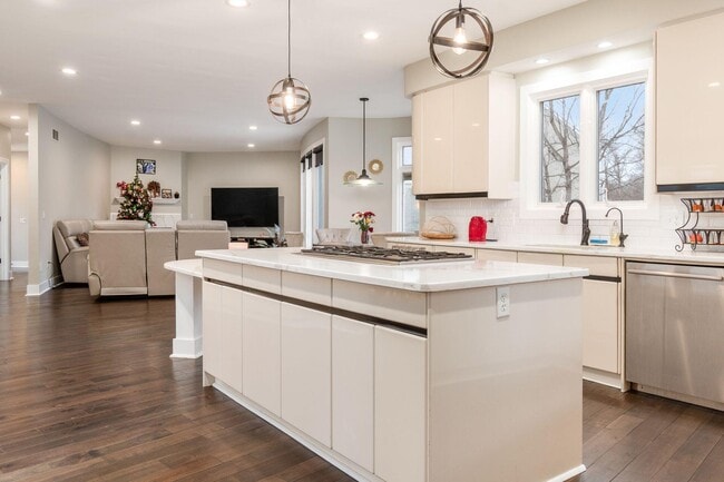 Building Photo - 4602 Sandwich Ct