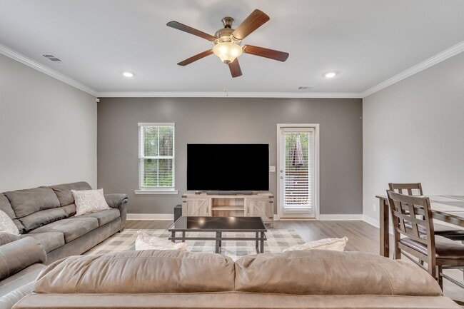 Building Photo - 174 Horizon Ln