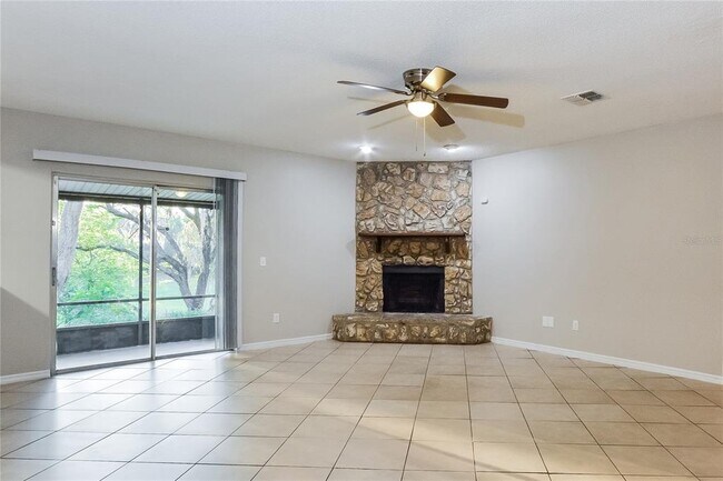 Building Photo - 2518 Bon Air Dr