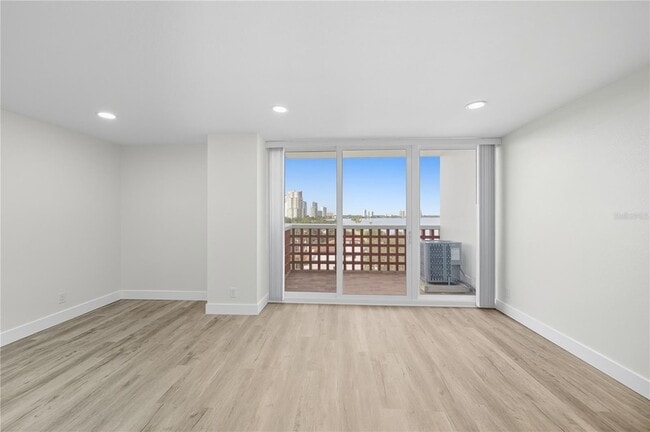 Building Photo - 4015 Bayshore Blvd