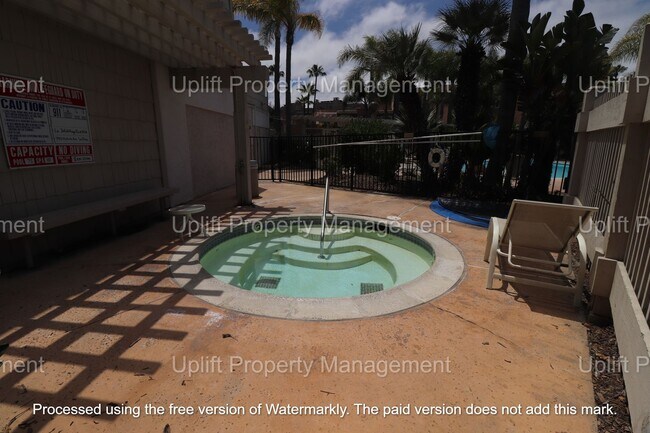 Building Photo - 1 Bed 1 Bath near UCSD, laundry in unit, P...