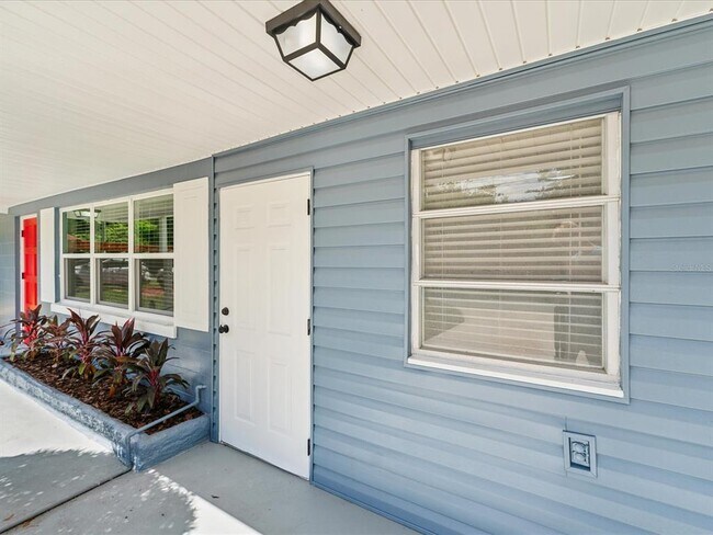 Building Photo - 5425 Waters Edge Dr