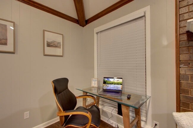 Building Photo - 3514 Skyline Blvd