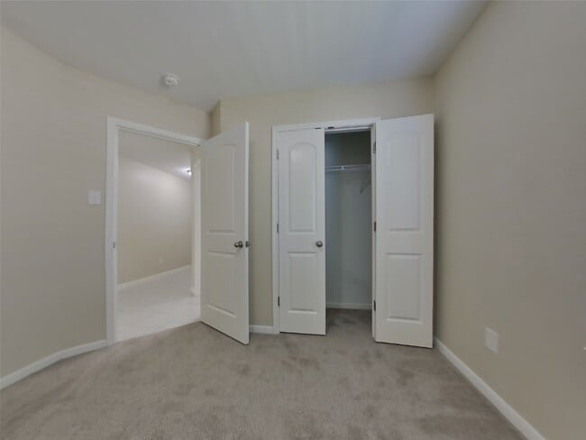 Building Photo - 316 Summer Horse Dr