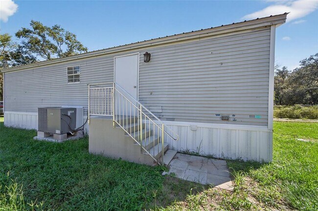 Building Photo - 39256 Lizabeth Cir