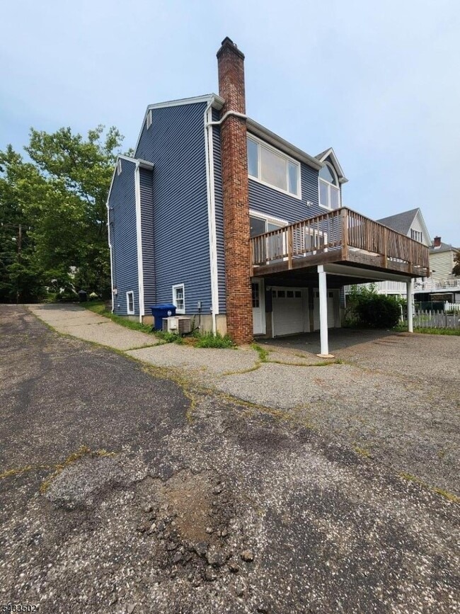 Building Photo - 18 Mendham Ave