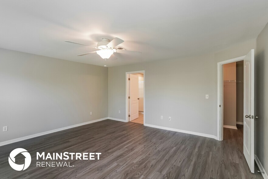 Building Photo - 3620 NE 9th Ave