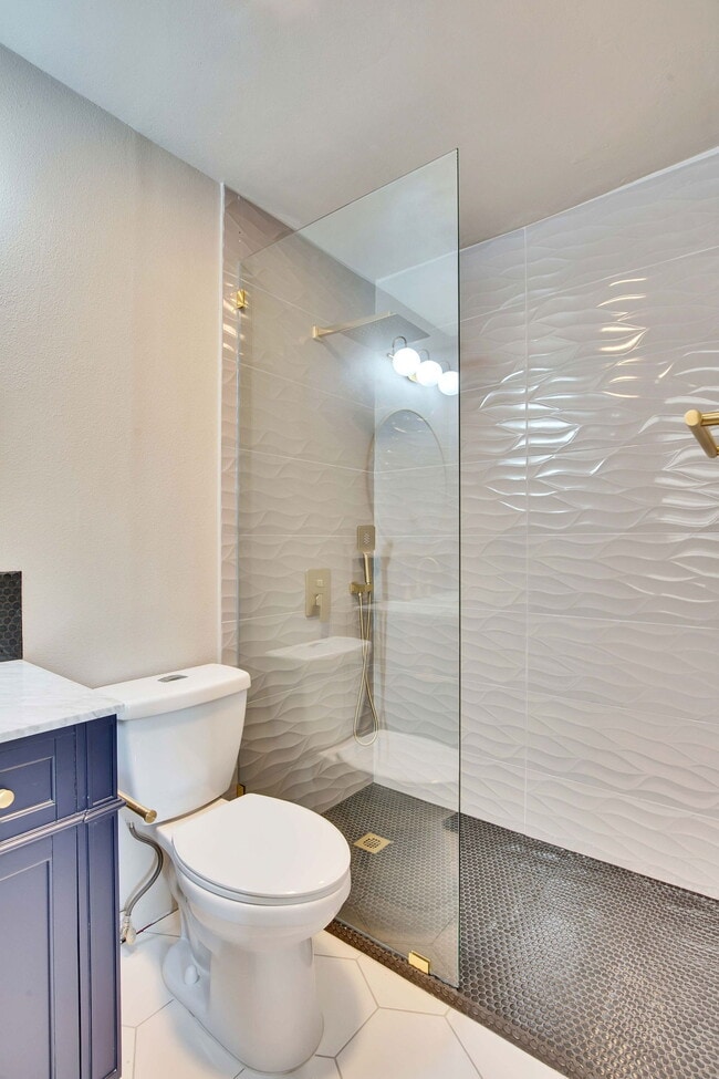 Building Photo - 7002 Skynook Dr