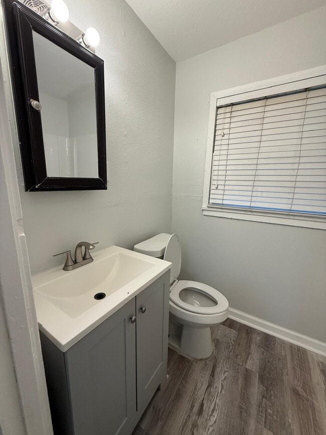 Building Photo - 3415 Willow Ln Dr