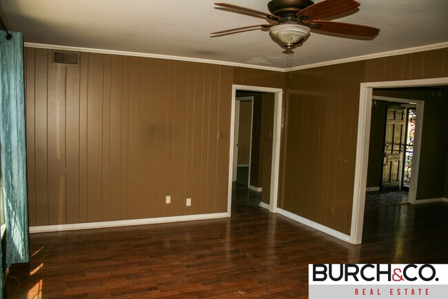 Building Photo - 1515 Kitchen St