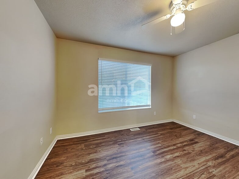 Building Photo - 1365 E 150 S