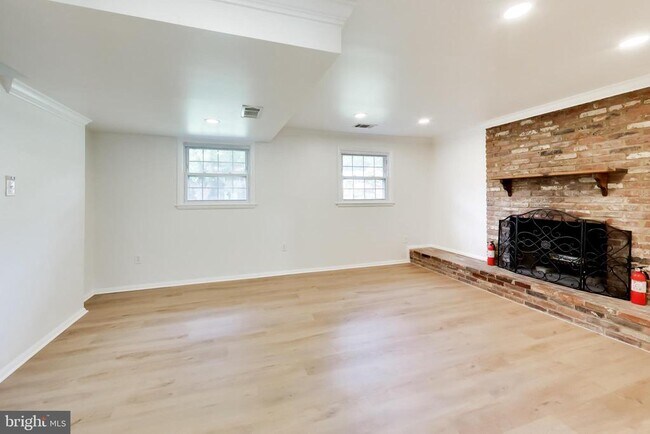 Building Photo - 11907 Hunters Ln