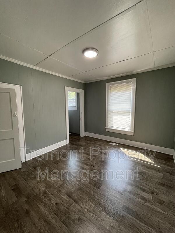 Building Photo - 714 Henderson Ave