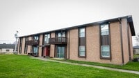Building Photo - District on Wheeling, Spacious 2 Bedroom with Screened Porch!