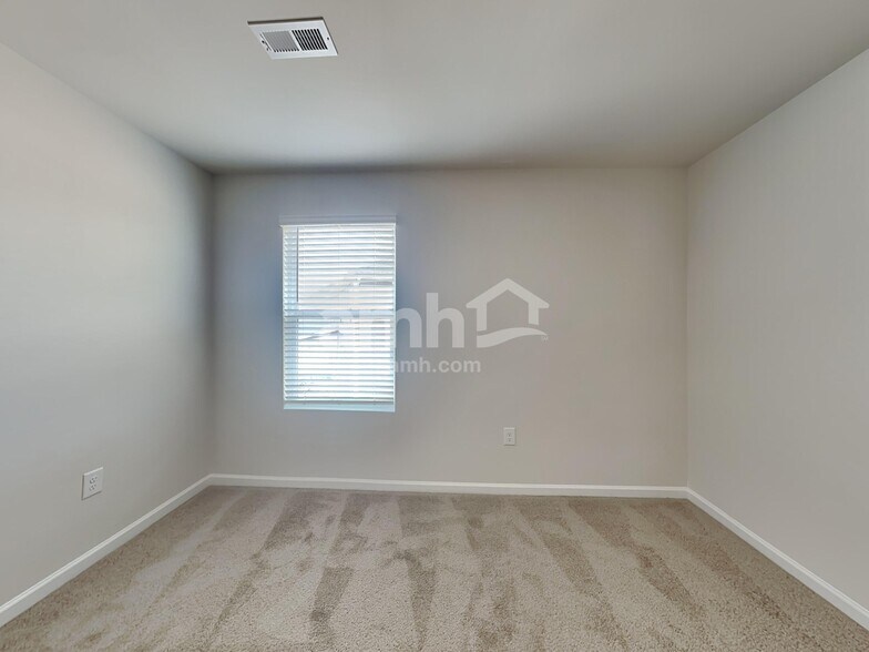 Building Photo - 3232 Emberly Dr