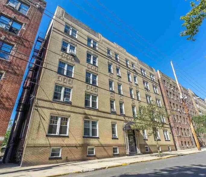 Building Photo - 311 79th St