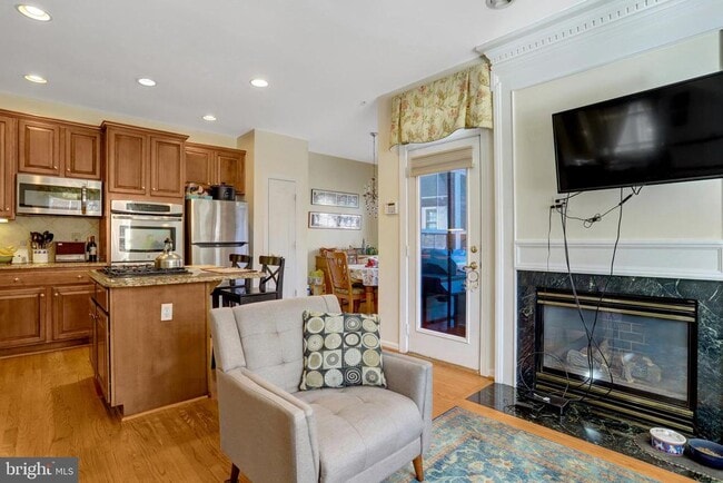 Building Photo - 5257 Bessley Pl