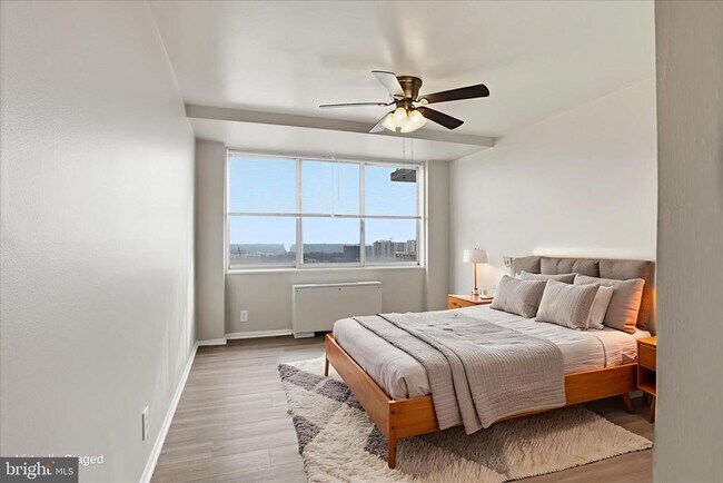 Building Photo - 301 N Beauregard St