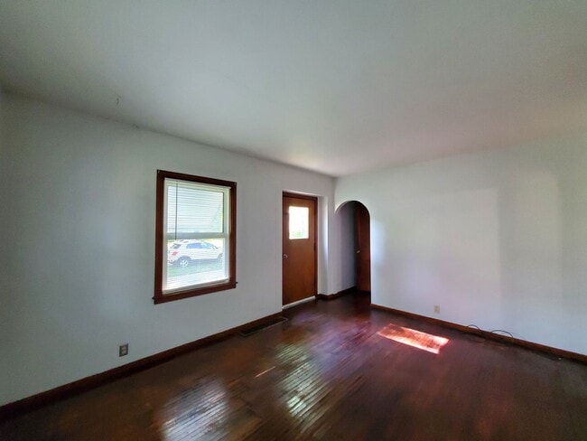 Building Photo - 534 Hope Ave