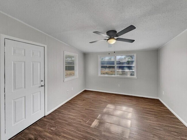 Building Photo - 3815 32nd St