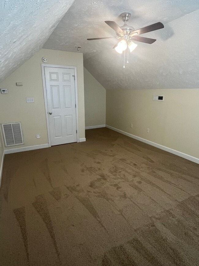Building Photo - Very nice 4 bed/2 bath home in Raeford