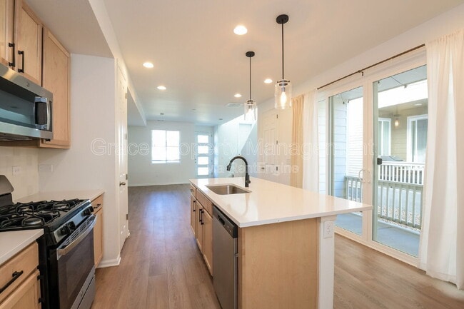 Building Photo - 9681 Truckee St