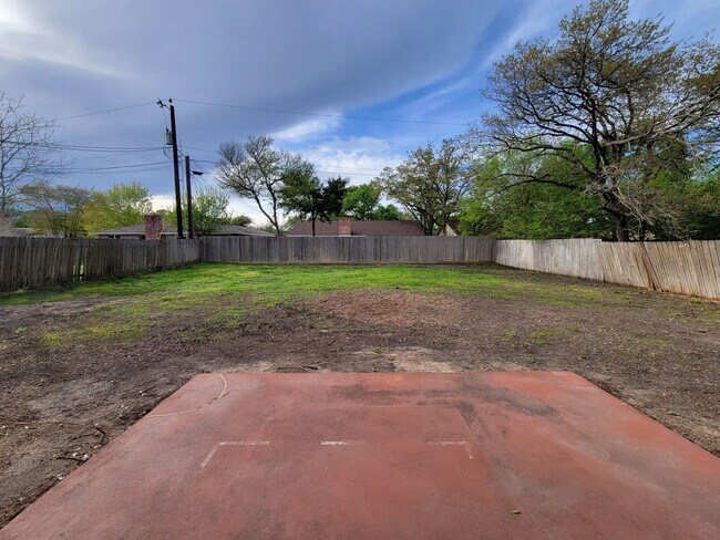 Building Photo - 2603 Vicksburg Ct