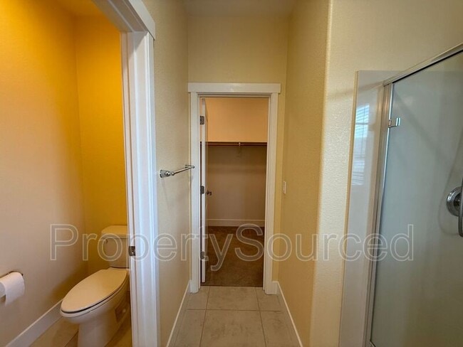 Building Photo - 18517 Admiral Way